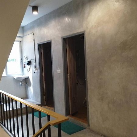 ORA Hostel Bangkok Exterior foto