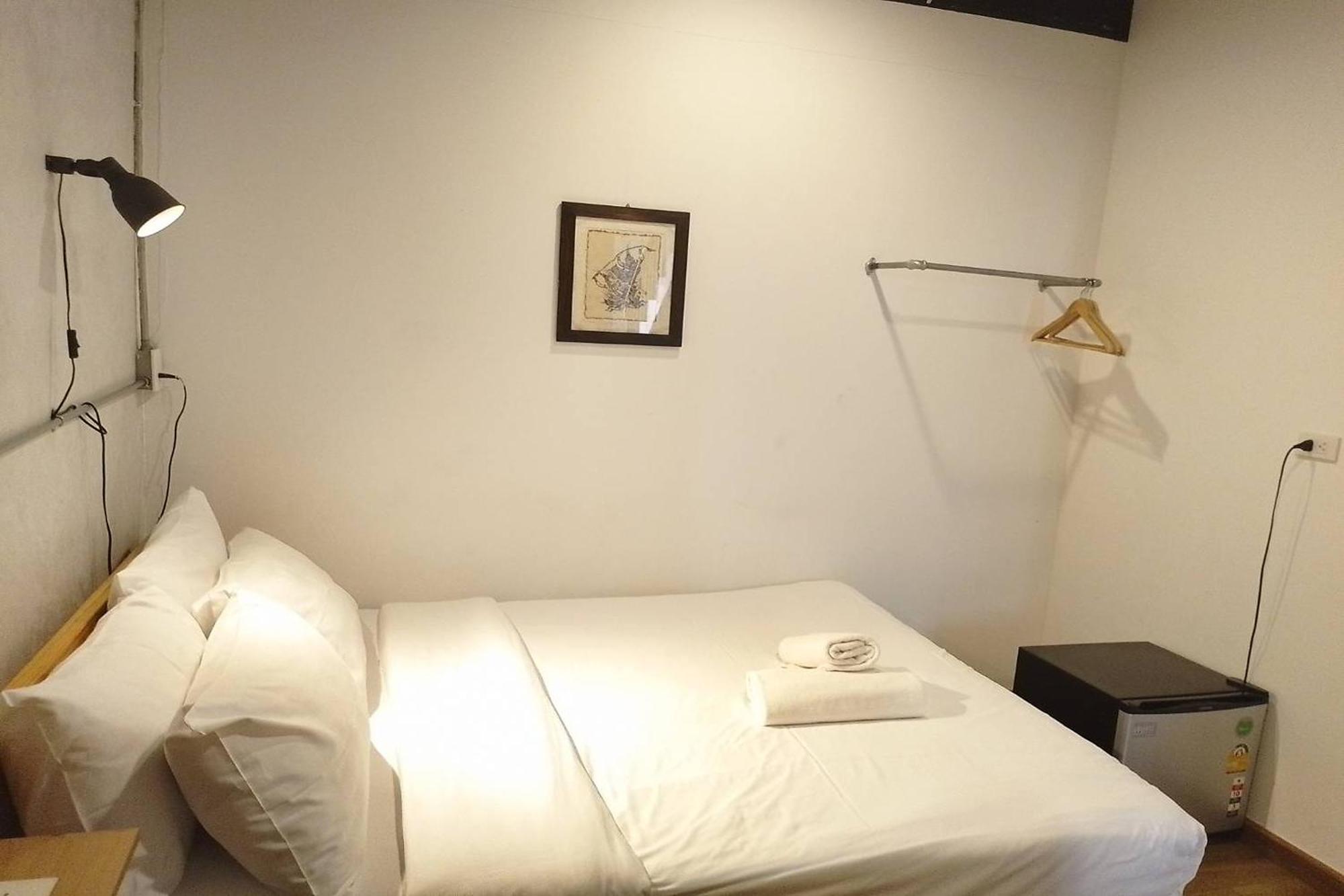 ORA Hostel Bangkok Exterior foto