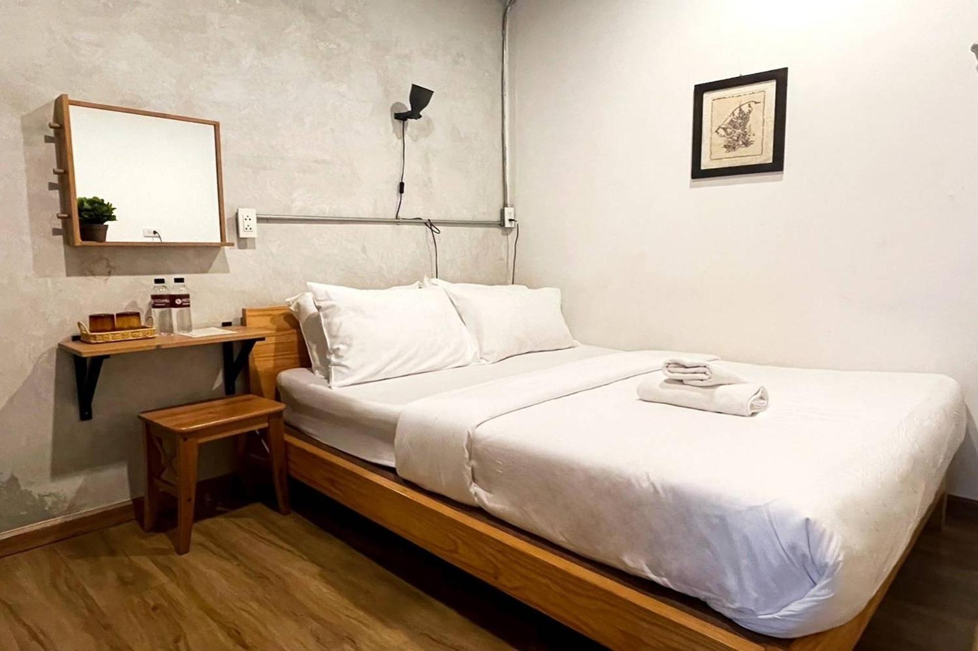 ORA Hostel Bangkok Exterior foto