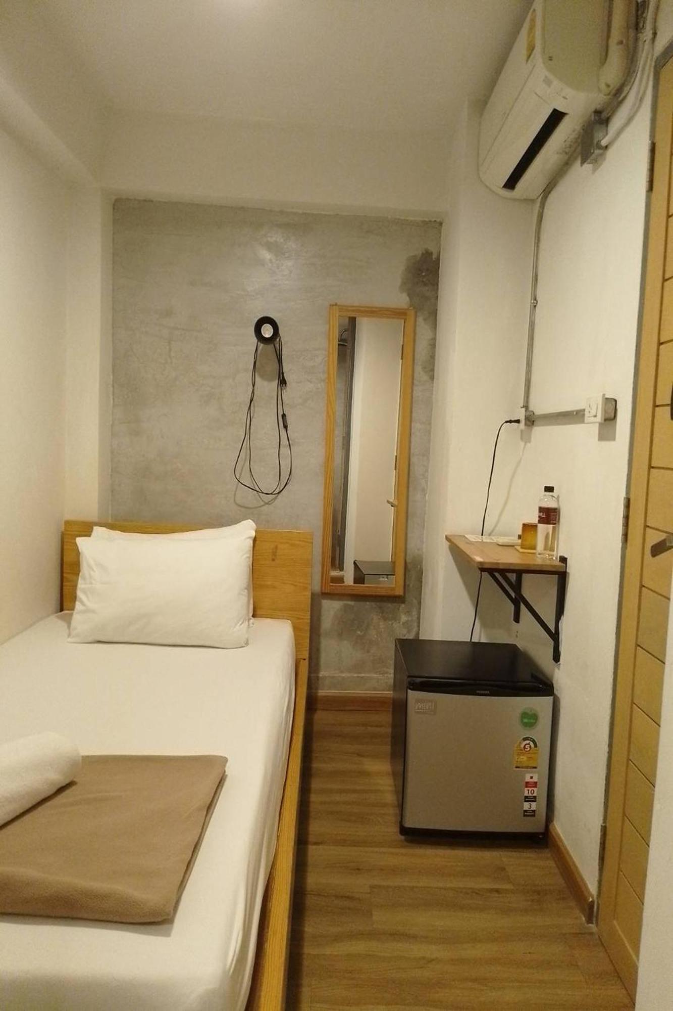 ORA Hostel Bangkok Exterior foto